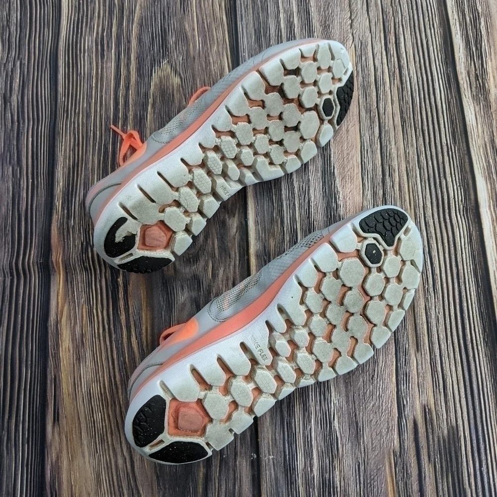 Women's 9.5 Nikes